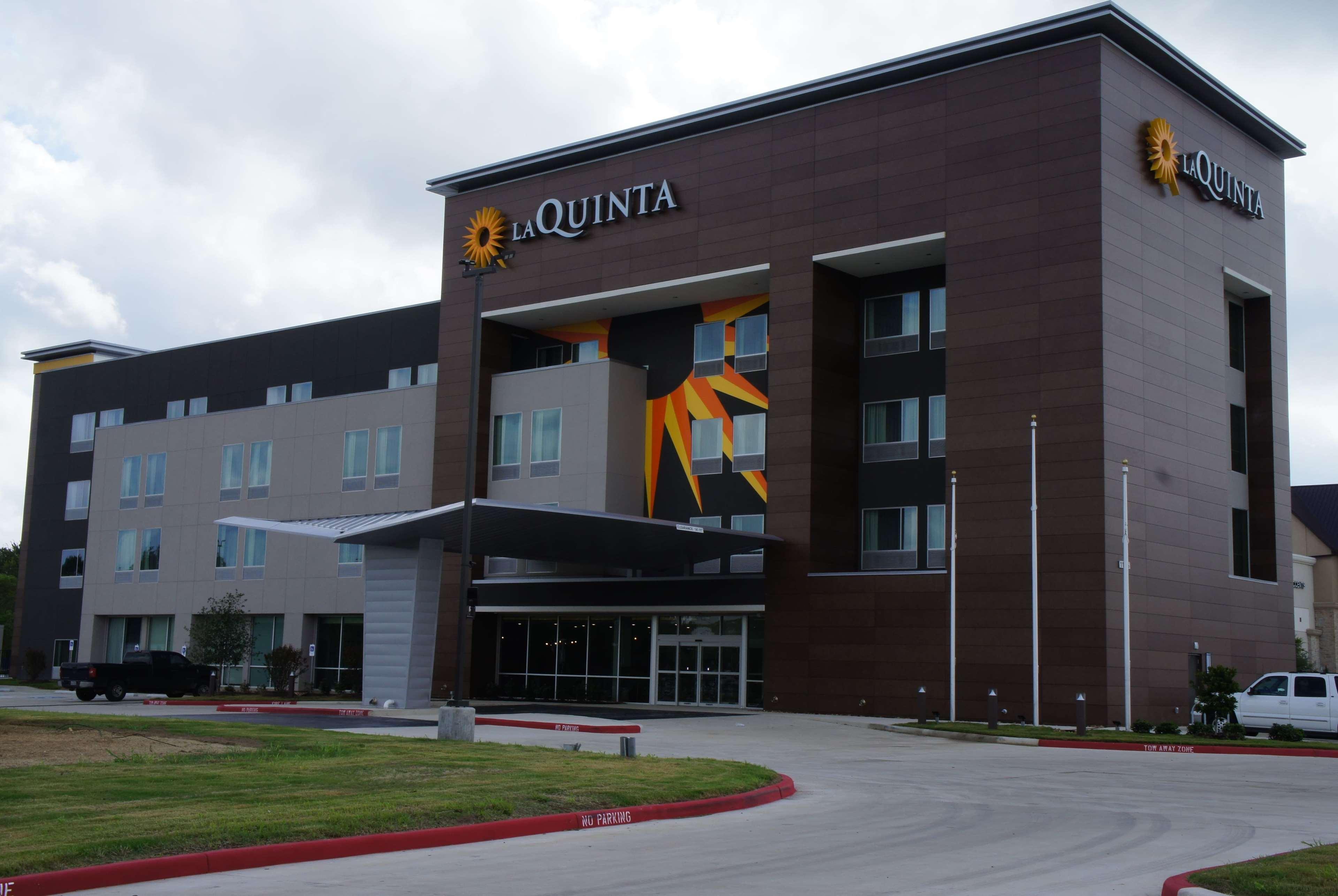 La Quinta Inn & Suites By Wyndham College Station North Exterior foto
